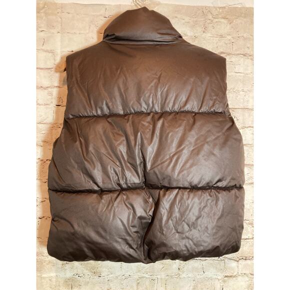 Old Navy Quilted Puffer Vest Womens Small Dark Chocolate Full Front Zip Warm - Picture 3 of 11